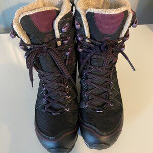Oboz Insulated Black/Beet Color Thinsulate Wool Topped Winter Juniper Boots